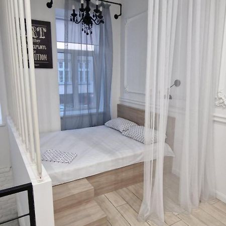 Чорно -Білий Люкс В Центрі Apartment Lviv Exterior photo